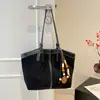 Bolso Tote Rayado Color-Block de Lujo Ligero para Mujer, Nuevo Modelo 2026, Diseño Único, Bolso de Hombro para el Trabajo, Bolso de Mano Grande