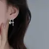 Brincos assimétricos estilo coreano retrô para casal, moda feminina, elegante, europeia e americana, tudo combinando, fivela de orelha em cruz de amor