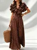Vestido vintage marrom de bolinhas estilo francês para mulheres com mangas bufantes, decote em V, cintura com amarração e saia longa elegante