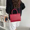 Moda Feminina Bolsa Quadrada Pequena Simples Feminina 2026 Nova Bolsa de Mão Transversal Bolsa de Ombro Versátil de Couro PU de Alta Qualidade