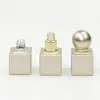 Botella vacía personalizada de 10 ml para esmalte de uñas en gel, redonda y plana, de color verde, con aplicador, bloqueadora de luz y sellada, directamente del fabricante