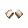 Aretes Cuadrados con Arco Cepillado y Clavo Plateado, Aretes de Rombos Cepillados, Moda Europea y Americana, Aretes Versátiles, Lujo Ligero, Sensación de Alta Gama, Venta al por Mayor de Aretes