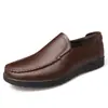 Sapatos Sociais Masculinos Slip-On Primavera e Outono, Couro Bovino de Primeira Camada, Versáteis Respiráveis Casuais Couro Sapatos de Dirigir 8823