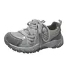 Tênis dad feminino popular, novo modelo outono 2026, malha fina respirável, sola grossa, aumento de altura, tênis esportivo casual para corrida