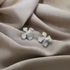 Pendientes de Flor de Perla Hielo Triturado Azul Versátiles de Aguja Plateada Primavera y Verano para Mujer, Diseño Exquisito, Joyería para Orejas Hermosa y de Temperamento Dulce