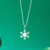 Colar de Natal Minimalista Popular Transfronteiriço em Aço Inoxidável com Design de Papai Noel, Rena e Floco de Neve em Ouro 18K para Mulheres