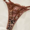 Conjunto de lingerie sexy feminino transfronteiriço, lingerie de renda com estampa de leopardo retrô europeia e americana, conjunto de duas peças com fio dental feminino