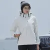 Chaqueta de concha dura a prueba de viento e impermeable para otoño e invierno 2026 para mujer, diseño tres en uno con forro polar, adecuada para senderismo y montañismo, también disponible para hombres