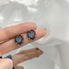 Aguja de Plata S925 Nuevo Corea del Sur Simple Elegante Negro Amor Aretes de Botón Cristal Azul Niebla Aretes para Niñas