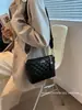 Bolso pequeño cuadrado de rombos de color contrastante para mujer 2026 nuevo sensación de alta gama bolso de axila versátil correa ancha para el hombro bandolera bolso pequeño