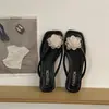 Chanclas planas estilo hada retro francés para mujer, adecuadas para uso en exteriores, nuevo modelo verano 2026, versátiles, de alta gama, sandalias antideslizantes