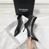 Botines Marrones de Tacón Alto para Mujer Estilo Nuevo Otoño/Invierno Felpa Adentro Estilo Coreano Botines Pequeños Tacón de Aguja Elegantes Punta Fina Botas Elásticas Adelgazantes