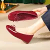 Zapatos de mujer estilo francés con tacón oculto, punta fina y un nuevo diseño de otoño 2026 con tacón medio, estilo para ir al trabajo y detalle de lazo, zapatos planos Mary Jane