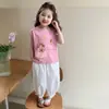 Conjunto de camiseta regata de verão para menina de 2 anos 2026 novo estiloso moda bebê menina calça casual fina conjunto de duas peças