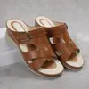 Sandálias de Tira Única Costuradas com Solado Grosso Durável Antiderrapante para Uso Externo no Verão 2026 Sandálias de Plataforma Versáteis da Moda Casuais para Praia para Mulheres