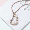 Collar de calabaza pequeña Xinyun simple y elegante japonés y coreano diseño nicho femenino alto sentido colgante de oro rosa de 18K venta al por mayor