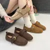 Nuevos mocasines slip-on de suela blanda y talla grande para mujer, versátiles y fáciles de llevar, con detalles de hebilla, en estilo retro
