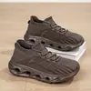 Sapatos Masculinos de Tamanho Grande para Travessia de Fronteira, Tênis Esportivos de Malha para Primavera e Outono, Sapatos Casuais com Solado Macio e Biqueira Larga, Tênis Meia Confortáveis Antiderrapantes Estilo Casal