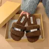Chinelos peludos da moda para mulheres, adequados para uso externo no outono e inverno, estilo coreano, super chiques, macios e confortáveis, estilo fada, com sola grossa, atacado