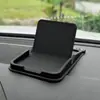 Soporte para teléfono móvil de coche Dibujo animado Creativo Coche multifunción consola central soporte para teléfono móvil femenino panel de instrumentos del coche almohadilla antideslizante