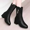 Botas de cuero suave hasta la mitad de la pantorrilla para mujer, nuevos estilos de otoño e invierno, forradas de felpa para abrigar, botas de tacón medio robustas, botas de algodón para mujer, botas de nieve