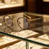 Armazón de Gafas Ovalado Pequeño Retro Japonés de Titanio Puro Ultraligero con un Toque de Alta Gama para Mujer, Armazón de Gafas de Prescripción de Montura Gruesa