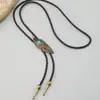 Acessórios Europeus e Americanos Mais Vendidos, Gravata Trançada de PU Ajustável, Pingente de Pena Simples Retrô, Colar Bolo Tie, Estilo Longo