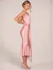 Moda Feminina Cruzada Europeia e Americana Nova 2026 Sexy Bodycon de Cetim Elástico de Alta Qualidade com Fitas
