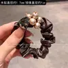 Goma para el pelo tipo scrunchie de estilo coreano de lujo ligero con pedrería y perlas, suave y versátil, adecuada para coletas y moños, no daña el cabello, liga para el pelo para niñas