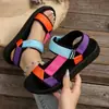 Sandalias planas de verano para mujer, modelo nuevo simple y moderno, talla grande, en stock, estilo coreano, venta al por mayor, zapatos casuales para mujer, modelo 2025, venta transfronteriza de fábrica