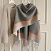 Casaco Manto Patchwork de Cor Sólida Tendência para Mulheres, Novo Versátil para Outono e Inverno, Manta Dupla Face com Franjas