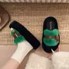 Sensación de una palabra Otoño/Invierno Pantuflas Mujer Exterior Suela Gruesa Nuevo Beige Piel Algodón Pantuflas Hebilla de Cuero Moderno 2026 Aumentador de Altura
