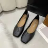 Sapatos femininos de salto baixo, nova coleção primavera/outono 2026, elegantes e minimalistas, bico quadrado, boca rasa, mocassins slip-on de sola plana retrô