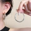 Aretes de Aro Redondo Liso de Tubo Plateado para Mujer 2025 Nuevo Nicho de Alta Gama Aretes Versátiles para Modificar la Forma del Rostro Aretes
