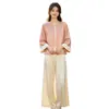 Conjunto de jaqueta vintage estilo chinês novo com mangas dobradas e calças de perna larga de seda para mulheres de meia-idade com garantia de qualidade, redutor de idade, com toque de luxo para o outono