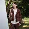 [Temporada de Renovação da Moda de Inverno] Jaqueta Curta de Pato Xadrez Versátil Retrô para Mulheres 26 Novo Estilo de Inverno Casaco Quente Solto