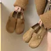 Zapatos slip-on de suela blanda con suelas gruesas, 2026 zapatos versátiles de hebilla con puntera partida, nuevos zapatos de mula de otoño para mujer