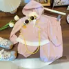 Novo look de outono para meninas: Conjunto esportivo com capuz de duas peças, super fofo, moderno e casual, para o início do outono