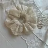 Elástico de cabelo scrunchie de renda vazada com pérolas, estilo vintage suave, versátil para o dia a dia, prendedor de cabelo