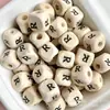 Dados de Madeira DIY Acessórios de Miçangas para Crianças 10mm 8mm Cubos Quadrados com Letras Contas de Madeira Natural Dados Soltos Atacado