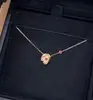 Pulseira de Quatro Flores V-Gold Edição de Luxo Pérola Branca Ouro Rosa Réplica de Luxo Leve Acabamento Fino Moda Feminina Joia Versátil