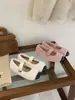 Zapatos de Mujer Spliced de Piel de Conejo con Aumento Interior 2025 Otoño e Invierno Mocasines de Terciopelo con Suela Gruesa y Hebilla Pequeña