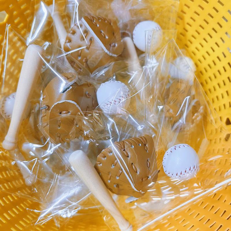 CD4CCB2D13784158FF318883DA1126