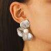 Aretes de Flor de Perla Incrustada de Moda de Lujo Ligero de Alta Gama Transfronterizos Combinables Aretes de Hoja Elegantes Personalizados Aretes para Mujer