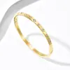 Pulsera de Moda Dorada con Forma de Rombo Brillante Incrustada de Diamantes para Mujer, Nueva Joyería Sencilla de Acero Inoxidable Estilo Clásico Transfronterizo