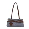 Bolso de Hombro Único para Motocicleta de Moda para Mujer 2026 Nuevo Bolso de Mano para Viajes Diarios Bolso Baguette Pequeño con Textura Retro Fresca