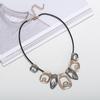 Collar transfronterizo de Amazon con explosión europea y americana, cadena corta de diamantes irregulares para damas, cadena de clavícula de aleación, collar corto de metal