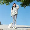 Jaqueta de Algodão com Capuz Estilo Casal Bloco de Cores Tamanho Plus Size Feminina Inverno 2026 Solta Espessada Quente Toque de Luxo Casaco de Algodão
