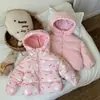 Nuevo abrigo de algodón para niños 2026, engrosado para el calor del invierno, elegante chaqueta de algodón con forro de polar para niñas