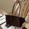 Bolsa cesta de couro camurça modelo novo 2026, bolsa tote de couro bovino camurça fosco, bolsa de ombro vintage de grande capacidade para mulheres